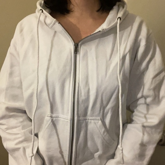 White sweater - Picture 1 of 3